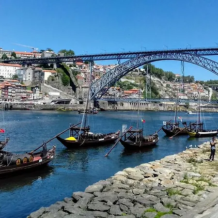 Lägenhet Delight 1 Luxury In Historic Center With Balcony Max 4 P Oporto